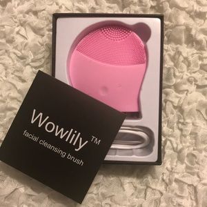 Wowlily Cleansing Brush